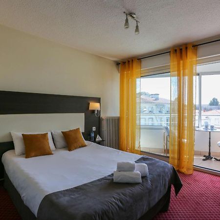 Brit Hotel Bleu Nuit Saintes Ngoại thất bức ảnh