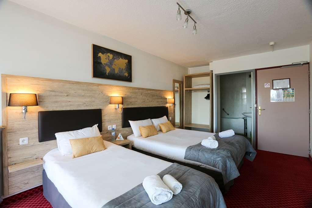 Brit Hotel Bleu Nuit Saintes Phòng bức ảnh