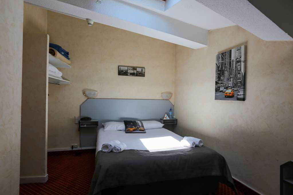 Brit Hotel Bleu Nuit Saintes Phòng bức ảnh
