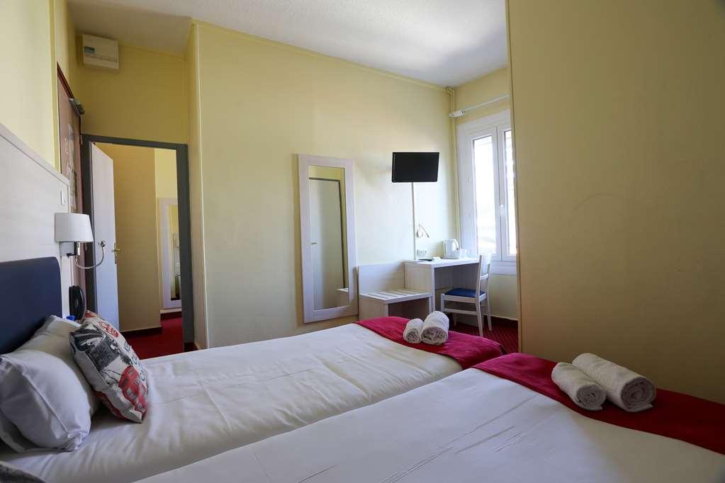 Brit Hotel Bleu Nuit Saintes Phòng bức ảnh