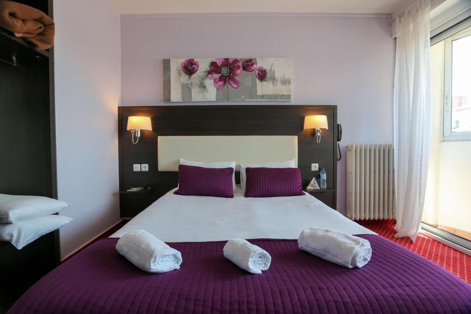 Brit Hotel Bleu Nuit Saintes Ngoại thất bức ảnh