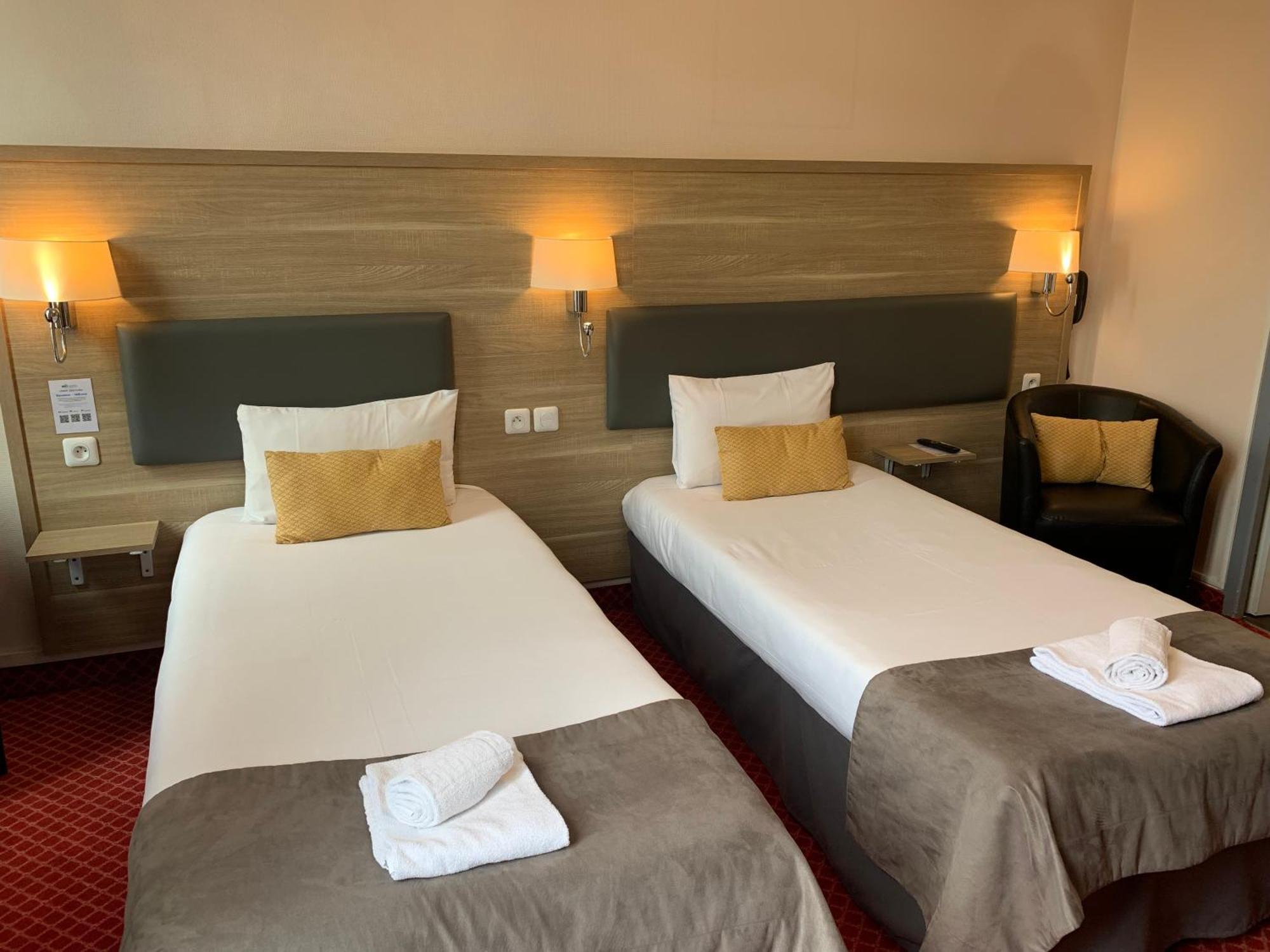 Brit Hotel Bleu Nuit Saintes Ngoại thất bức ảnh