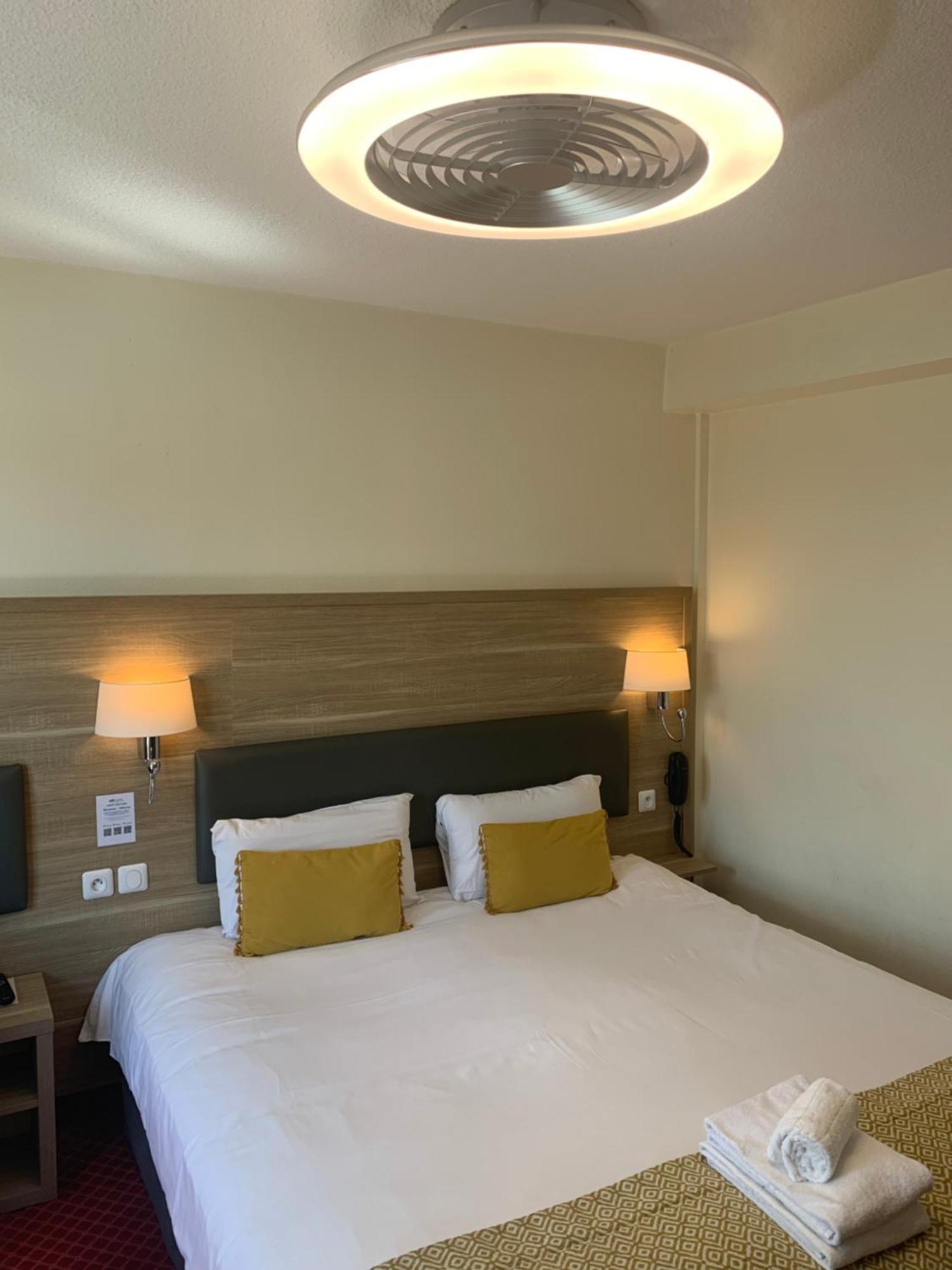 Brit Hotel Bleu Nuit Saintes Ngoại thất bức ảnh